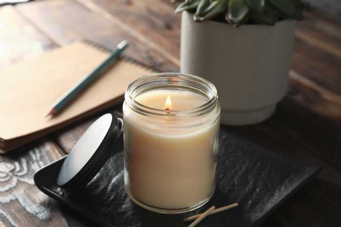 Smokers Candle: What Is It, Do They Work, and Recommended Smokers Candles in Los Angeles