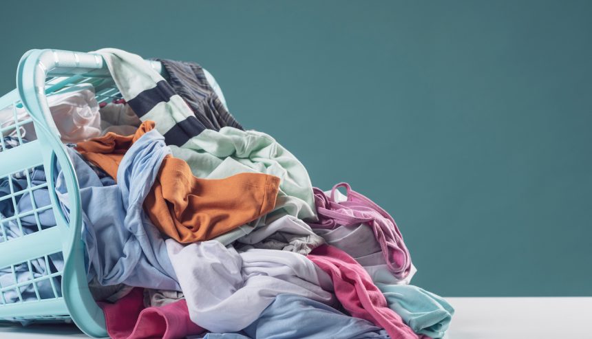 Removing smoke odors from clothes