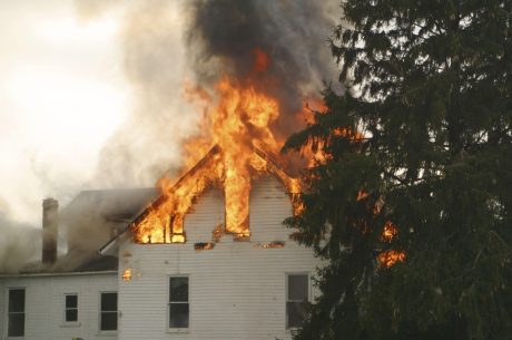 What to Do And Not To Do After A House Fire (Checklist)