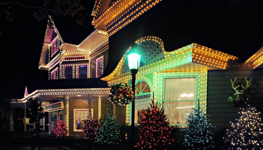 Holiday-lights safety tips