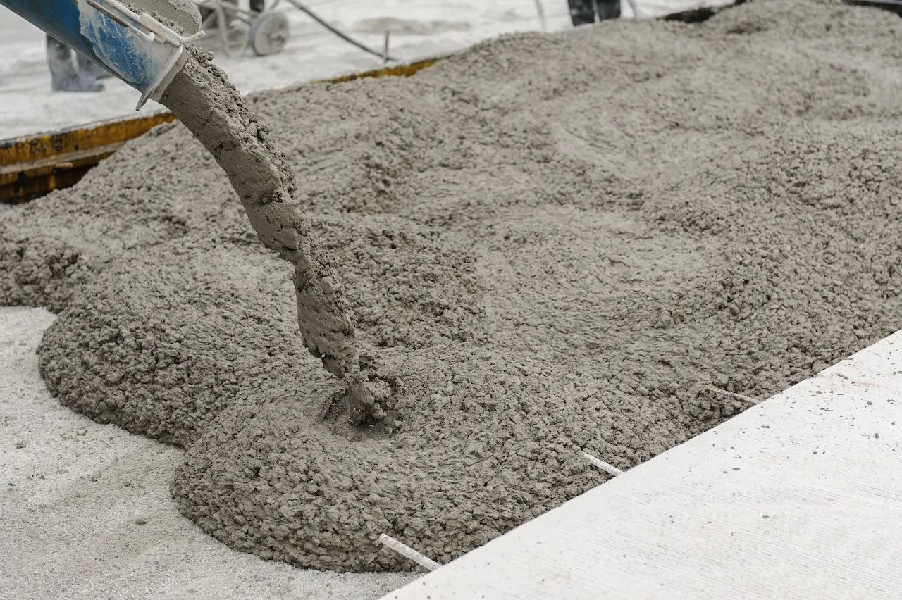 Can mold grow on concrete? Yes, including at a construction site
